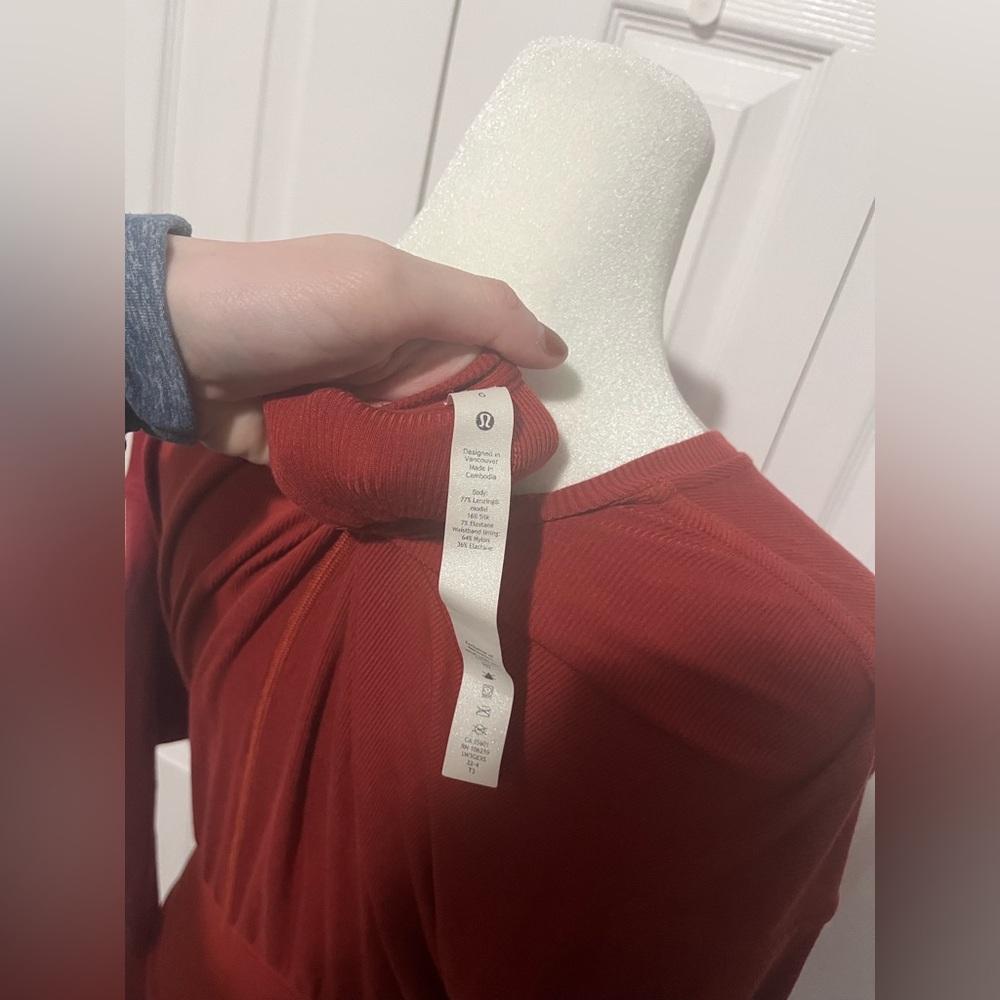 Lululemon Ribbed Modal-Silk Blend Long Sleeve Shirt Cayenne Size 6 - Picture 7 of 8